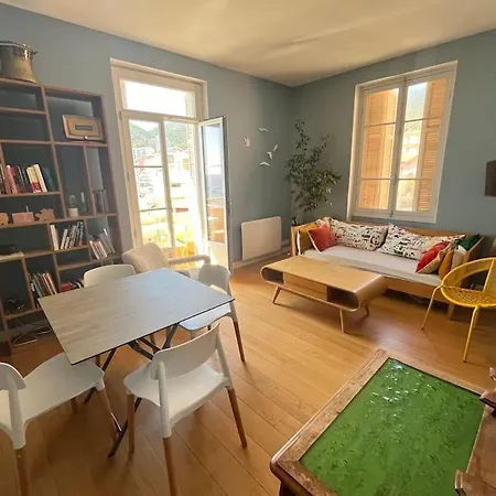 T4 Pieds Dans L'eau !